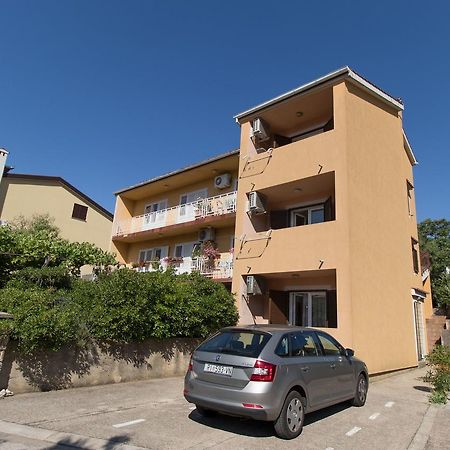 Apartment Anton Cres Extérieur photo