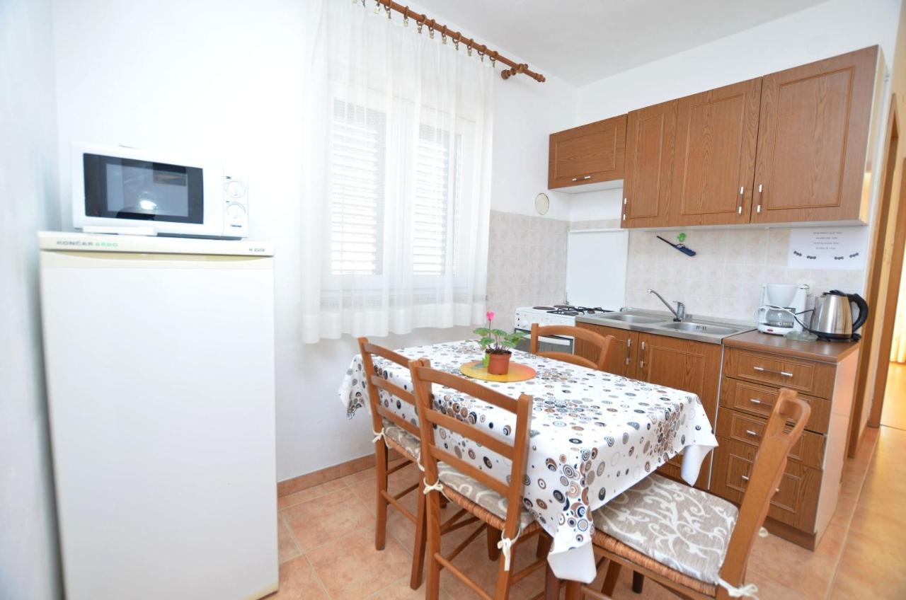 Apartment Anton Cres Extérieur photo