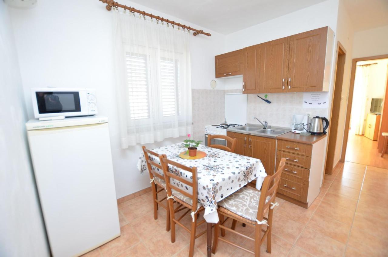 Apartment Anton Cres Extérieur photo