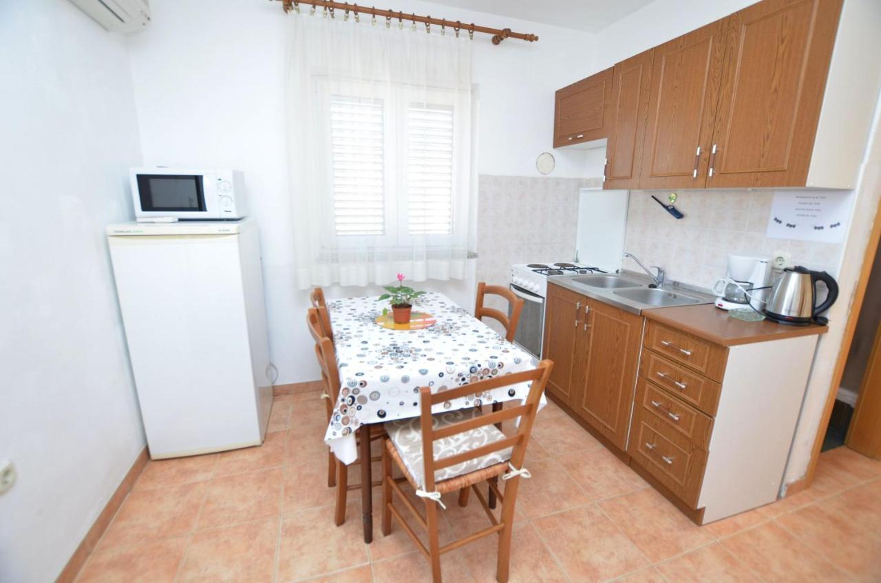 Apartment Anton Cres Extérieur photo